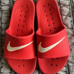 Nike slides